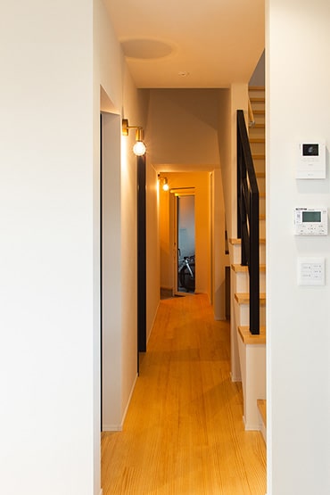 キッチンから見た廊下